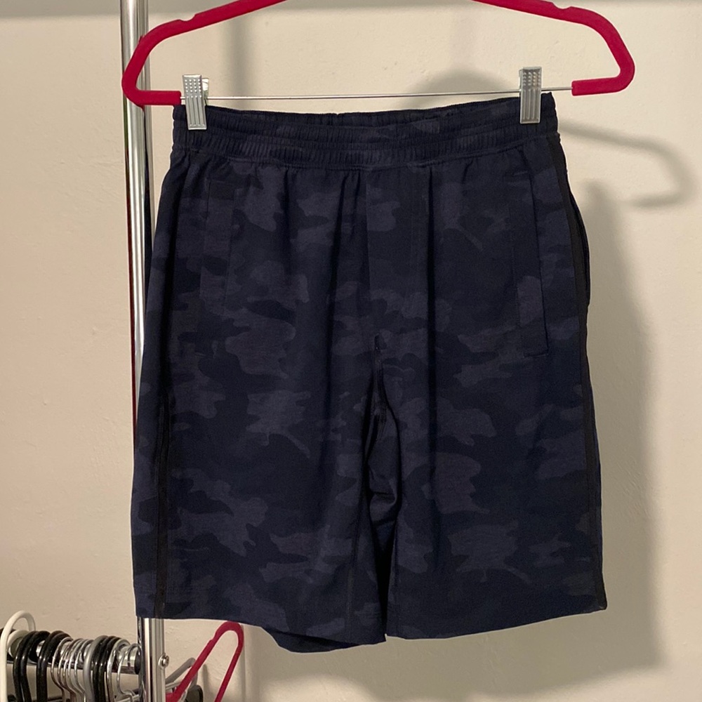 Mens Lululemon Shorts Blue Camo Sz M